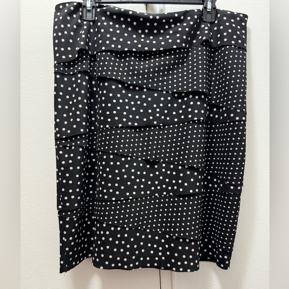 WHBM Beautiful Midi Multi-Layered Polkadot Skirt 14 Black & White